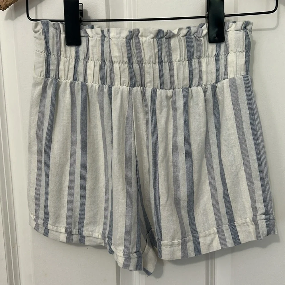 Forever 21 High Waist Blue and White Striped Shorts size XS linen blend